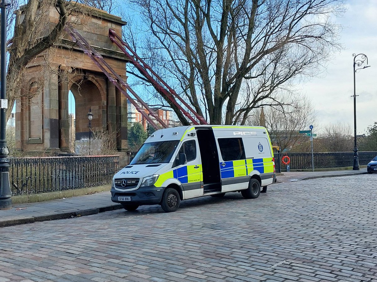 Yesterday morning was a busy one for #GGDVRU. Initially deployed to manage a protest in the city centre, on leaving this officers then seen 2 males acting suspiciously on Carlton Place. Both searched & arrested for drugs offences, possession of a weapon & breaching bail #custody