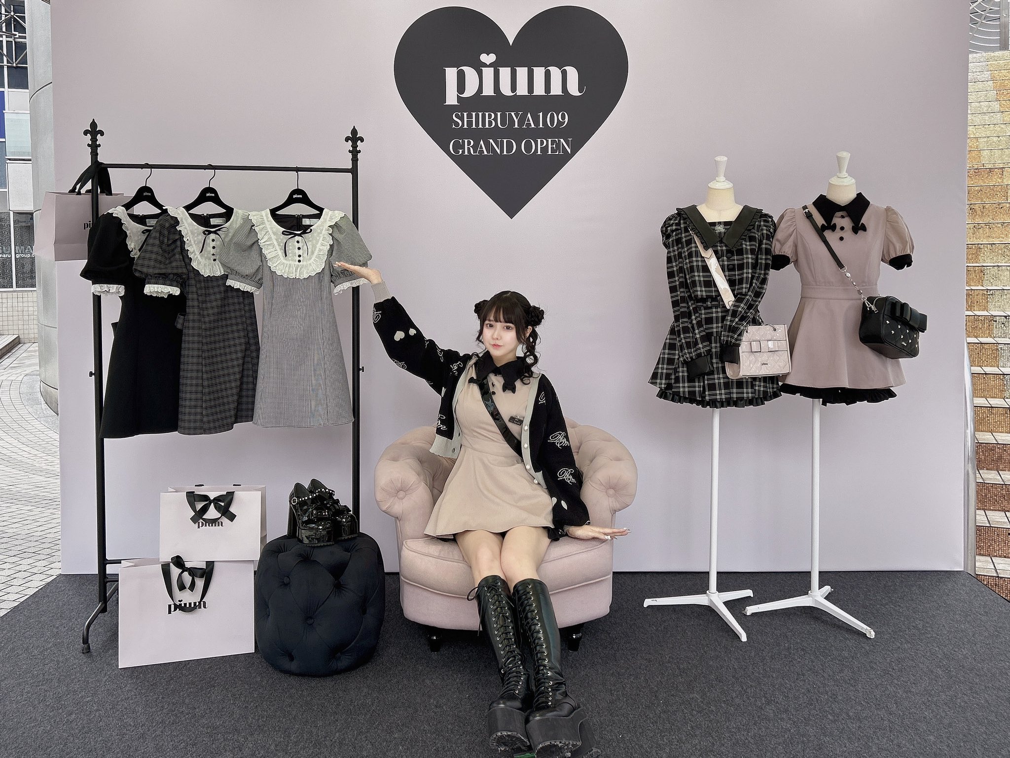 ち*ゃ様 pium SHIBUYA 109店 ダブルラインビジュープリントジップ ち*ゃ様 pium SHIBUYA 109店 ダブルラインビジュープリント