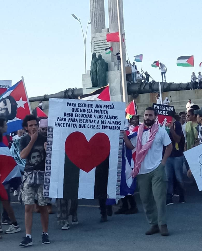Hoy se marcha en toda Cuba 🇨🇺 en apoyo a Palestina. Esta Revolución no es indiferente ✊