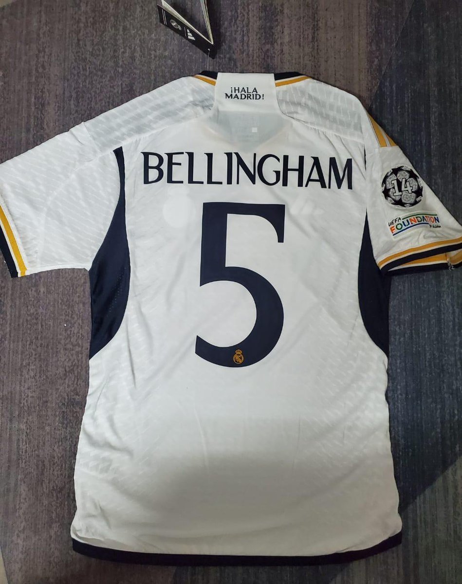 🚨 SORTEO INTERNACIONAL 🚨

Si el Real Madrid gana esta noche 🆚 Valencia vamos a sortear esta camiseta de Jude Bellingham entre uno de los que den RT a este tweet y nos sigan a mí y <a href="/CamisetassShop/">Camisetas</a>

OPCIONAL: Mencionar a un amigo (doble participación)