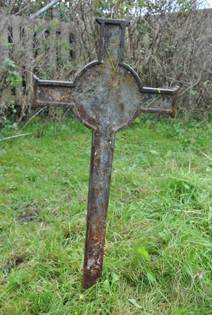 @1manscan and @DH_Age technical question - a community group have ex situ iron crosses which may have had numbers painted on them - they are not apparent to the naked eye - any thoughts on techniques to try? xref photo by @ChristyCunniffe