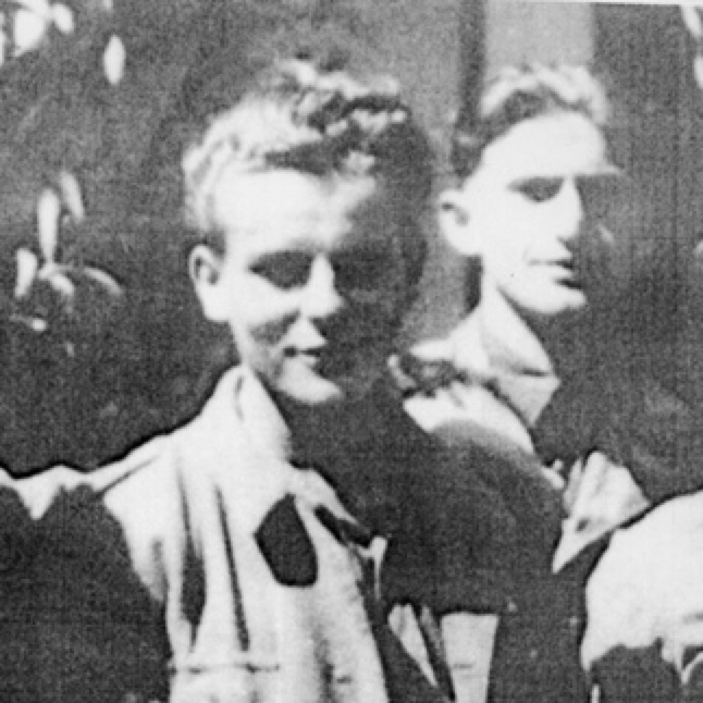 ANPIRomaPosti's tweet photo. Dopo il #25luglio 1943 #VittorioBlandino si rifugiò sulle montagne sopra #Almese. Unitosi ai partigiani fu arrestato dai nazifascisti e torturato brutalmente in #ViaAsti a #Torino.Riuscito a fuggire continuò a combattere sino alla #Liberazione.Morì a #VillarDora il #7marzo 2009. https://t.co/4dYid6A3r1