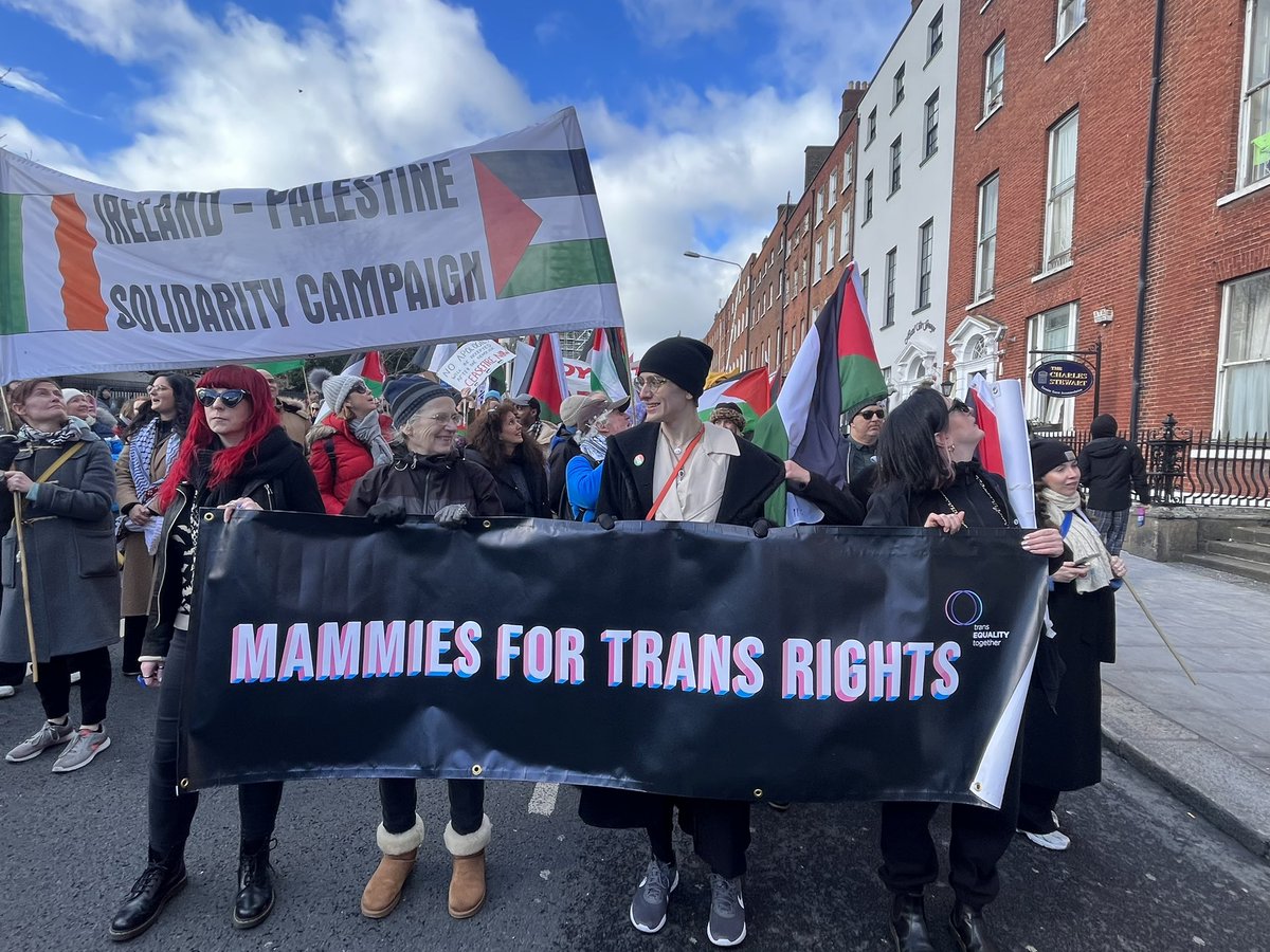 So proud today to be standing in solidarity with everyone who wants an Ireland that values community, friendship, & inclusion & demands an end to #genocide

Love always wins

#standtogether #lecheile @LeCheileDND #DiversityAndInclusion #irelandforall #TransRightsAreHumanRights