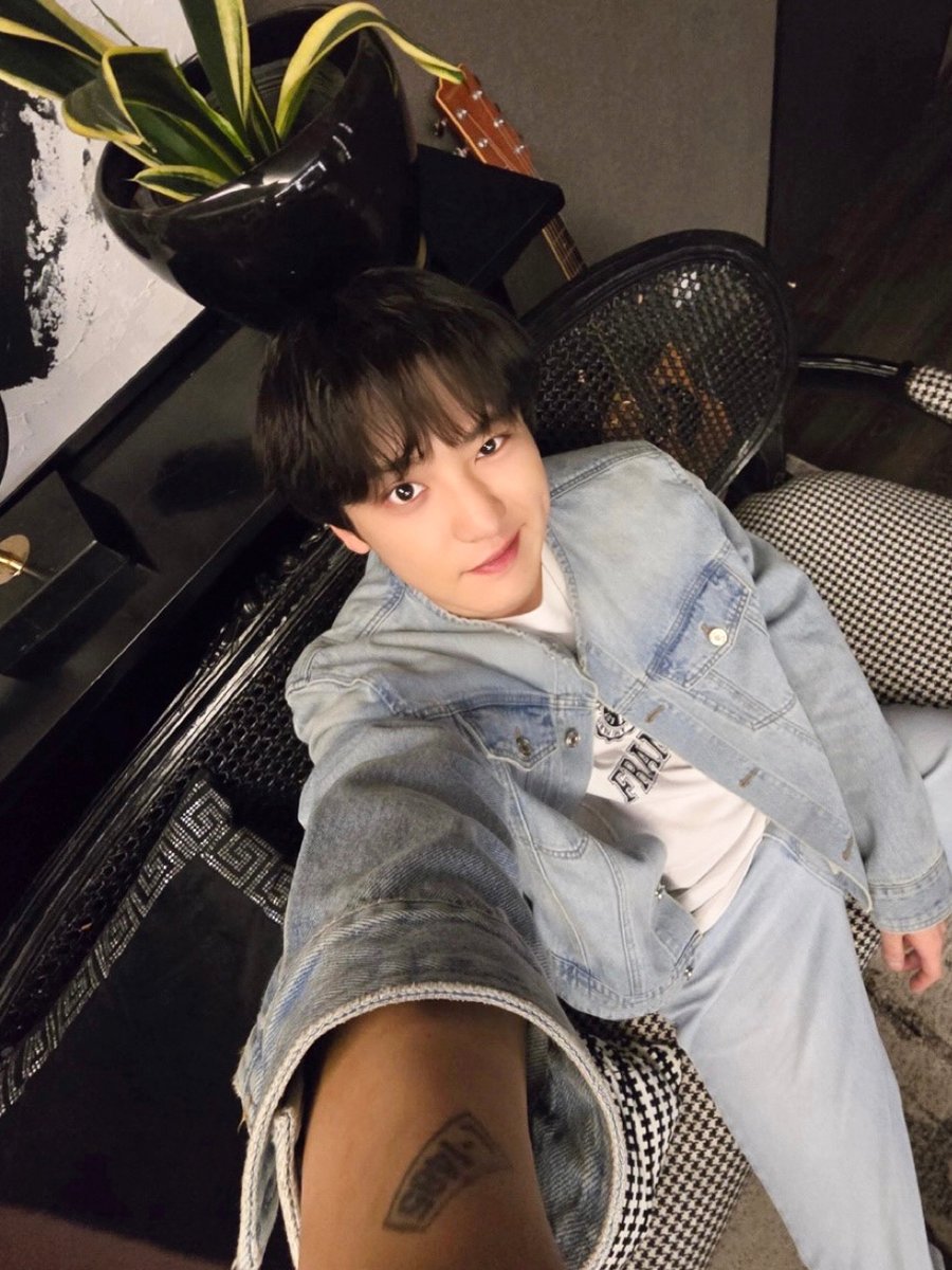 weareoneEXO's tweet image. ⊹⁺🍒sayang sayang🍒⁺⊹

#CHANYEOL #찬열 
#EXO #엑소 #weareoneEXO
#CHANYEOL_FANCON_TOUR
#THE_ETERNITY #KualaLumpur