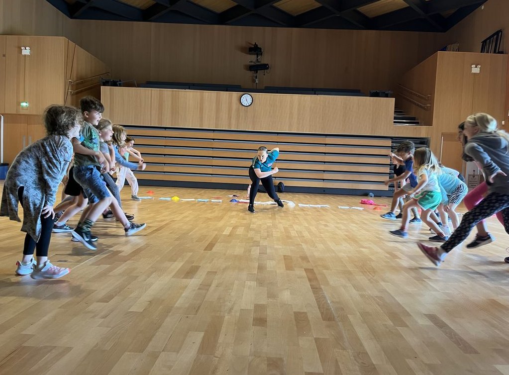 🌟🎭 Calling all young stars! Join us for a week of character-building and creativity! From dances to acting scenes, each day leads to a show-stopping performance. With daily warm-ups and expert guidance, they'll learn singing, dancing, and scene direction. 🌟🎶

#YoungStars