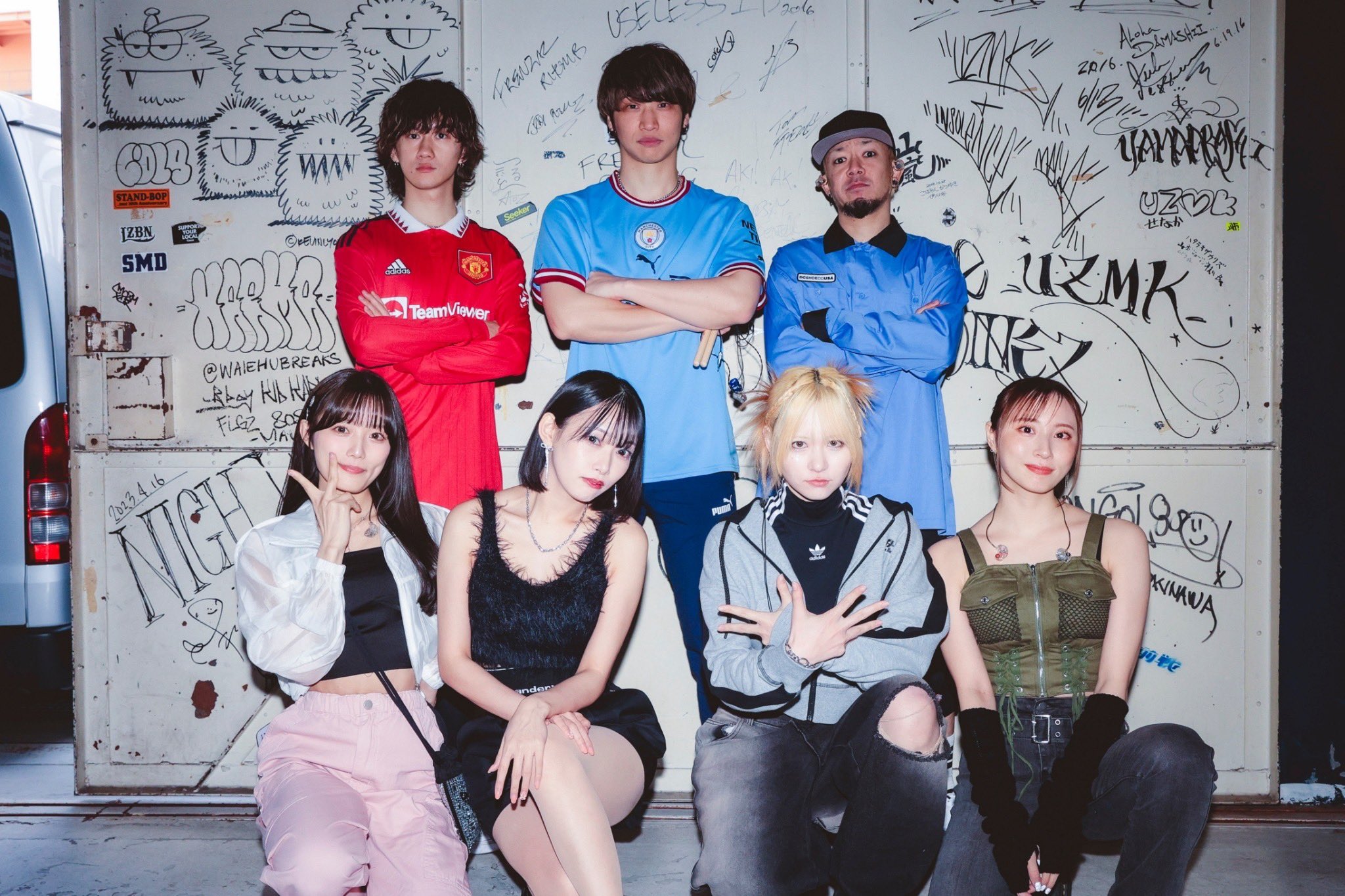 GHqbcUGbwAAfA--?format=jpg&name=large