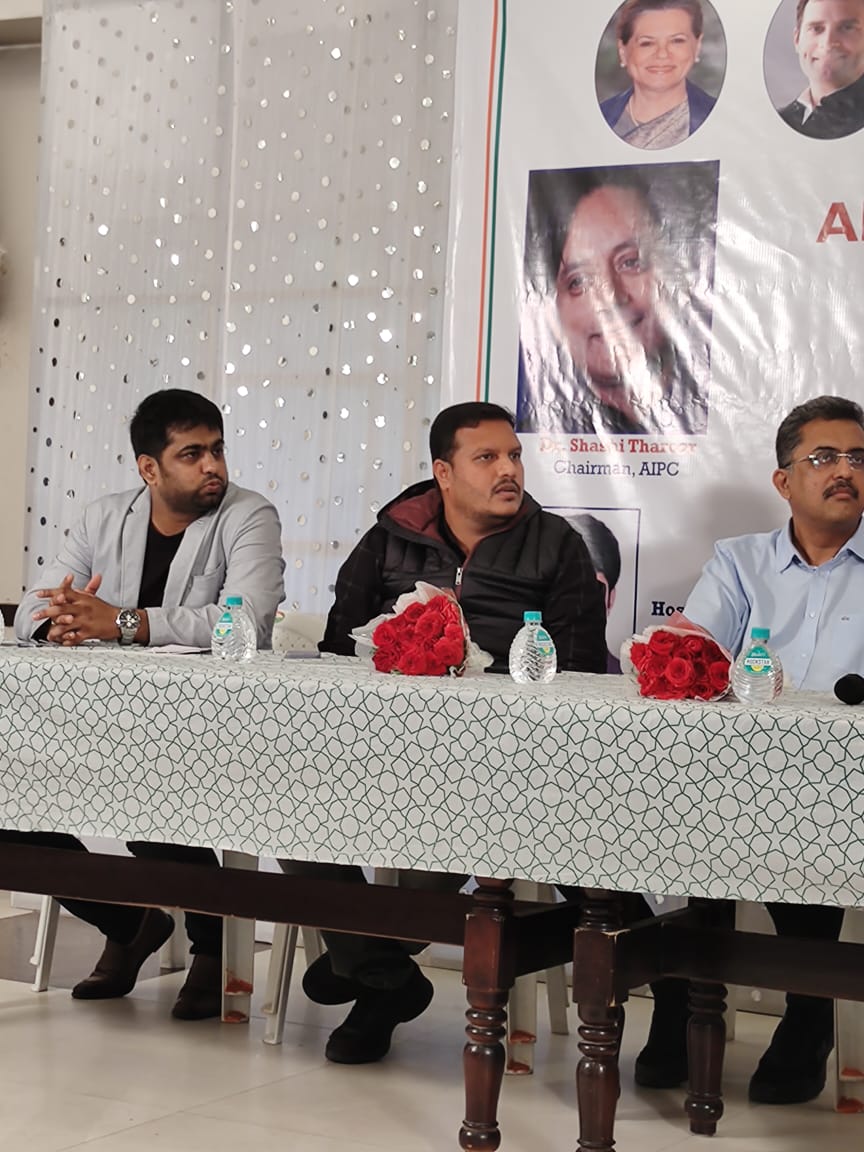 Karthik81874938's tweet image. All the very best @san2rudra Anna for the Karimnagar Parliament ticket 👍 Professionals for Progress💐
@drjgeetareddy 
@revanth_anumula 
@ProfCong 
@ShashiTharoor
@pravchak 
@INCTelangana 
@INCIndia 
@RahulGandhi 
@kharge 
@AnilTpyc 
@AICCMedia 
@Bhatti_Mallu
@PonnamLoksabha
@IYC