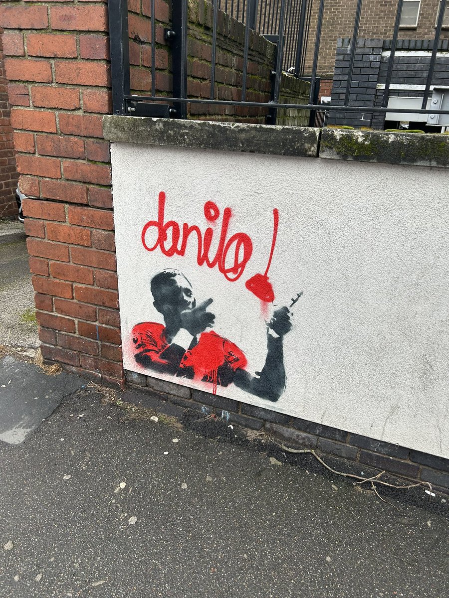 NFFC_Woodz's tweet image. Found this near the Cob shop on Pavilion Road 🔴⚪️ #NFFC