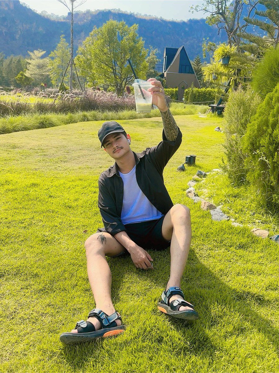 #FlexFANDAYxBUS #အချစ်လိုအပ့်နေသူပါ