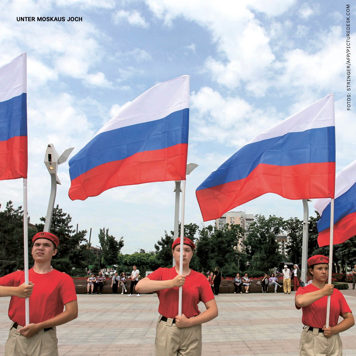 Russlands Krieg in der Ukraine geht weit über militärische Aggression hinaus. In den besetzten Gebieten zwingen Bürokraten die Einheimischen effektiv zu Gehorsam. Wie die Behörden vorgehen und welches Ausmaße die 🇷🇺 Kontrolle hat ››› datum.at/unter-moskaus-… Von @david_g_lewis