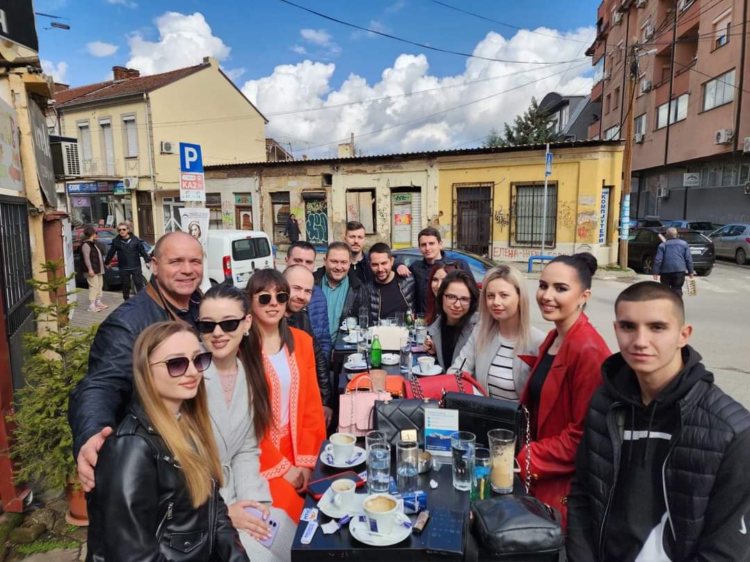 Кафе муабет со младите во Куманово. #ЗНАМ