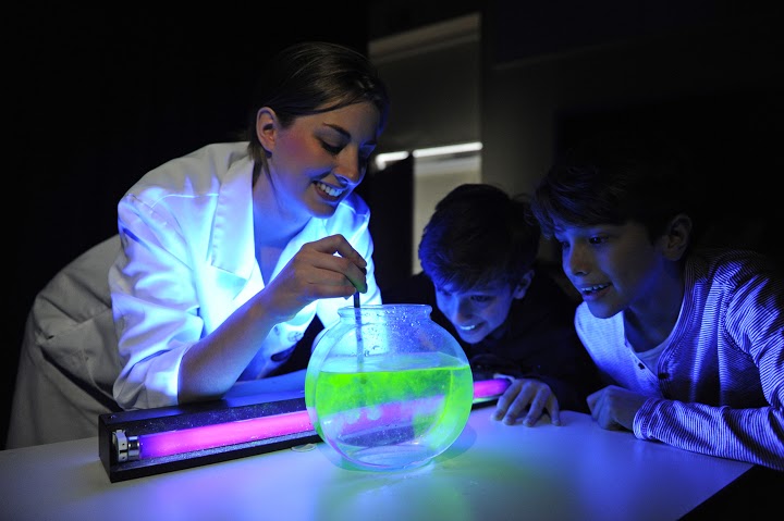 🔬🚀 Mad Science® is back, with new locations and thrilling themes! From decoding DNA to solving crime scenes, kids will experience mind-blowing activities, including an indoor firework display! Plus, budding scientists take home a freebie daily.

#MadScience #STEMeducation 🧪🔍