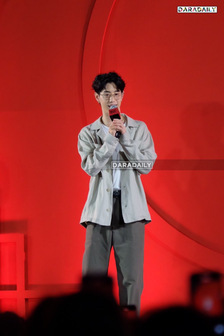 daradaily's tweet photo. หนุ่มแว่นวันนี้ทั้งหล่อ ทั้งน่ารัก หล่อแบบทำถึงมากคุณน้าาาาา ❤️🥢

EXCLUSIVE DINNER WITH MARK TUAN

#MARKTUANXSHUDAXIADINNER #MarkTuan #daradaily #ดาราเดลี่ #ข่าวบันเทิง https://t.co/nMbJovBNOW