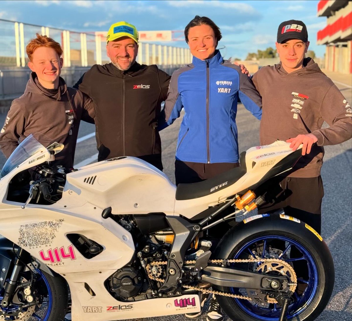 About last week #photodump ! 5 Days training with Emily Bondi + 3 days coaching with young riders from the Belgian Motorcycle Academy Lorenzo Pontillo & Tom Rolin + 2 days with ZELOS rider @BarryBaltus at the last pre season test before the 2024 MotoGP championship✊🏻 #WorldWCR