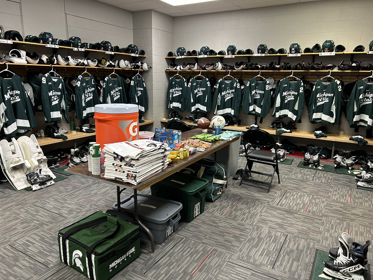 SpartanFB_eq's tweet image. Congratulations to the Hockey Equipment Staff on helping the team clinch their first Big Ten Title!