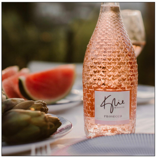 Turning the ordinary into extraordinary with @kylieminoguewines Prosecco Rosé 🥂🌸