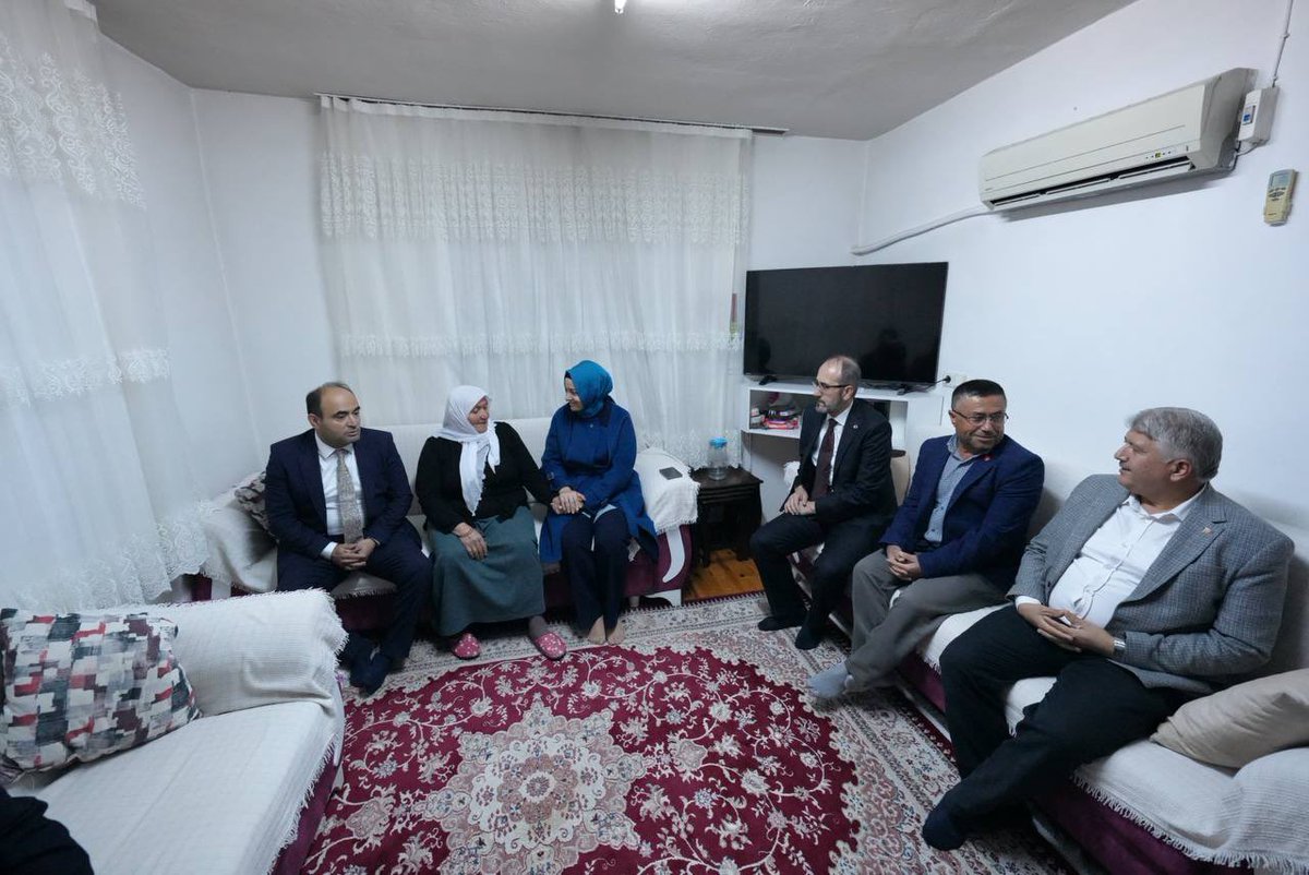 Başkanımız @drbetulsayan ve Sosyal Politikalar Başkan Yardımcılarımız Şehidimiz Adem Şimşek’in ailesini Muğla’da ziyaret etti.