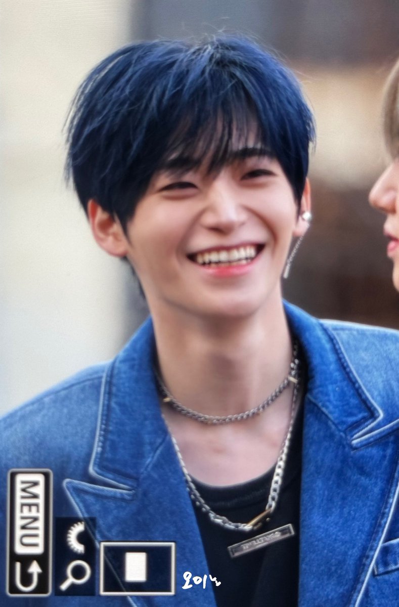 240302 미팬

정모가 너무 잘생김 근데 아기임 

#정모 #크래비티
#JUNGMO #CRAVITY