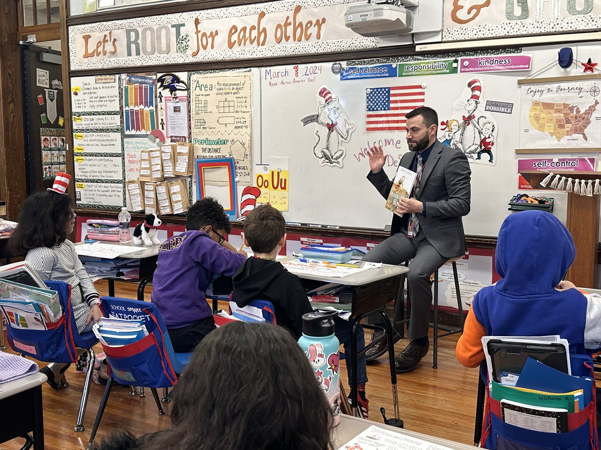 S_FarfanRoss's tweet photo. Huge gratitude to @DeStefanoEDU for the visit to RH106! Your reading of 'The Invisible Boy' not only entertained but also imparted valuable lessons on kindness and empathy. 📖💙 Thank you for inspiring us to be better friends and understanding of others' feelings. #ReadAcross🇺🇸 https://t.co/UsUo5DN74p
