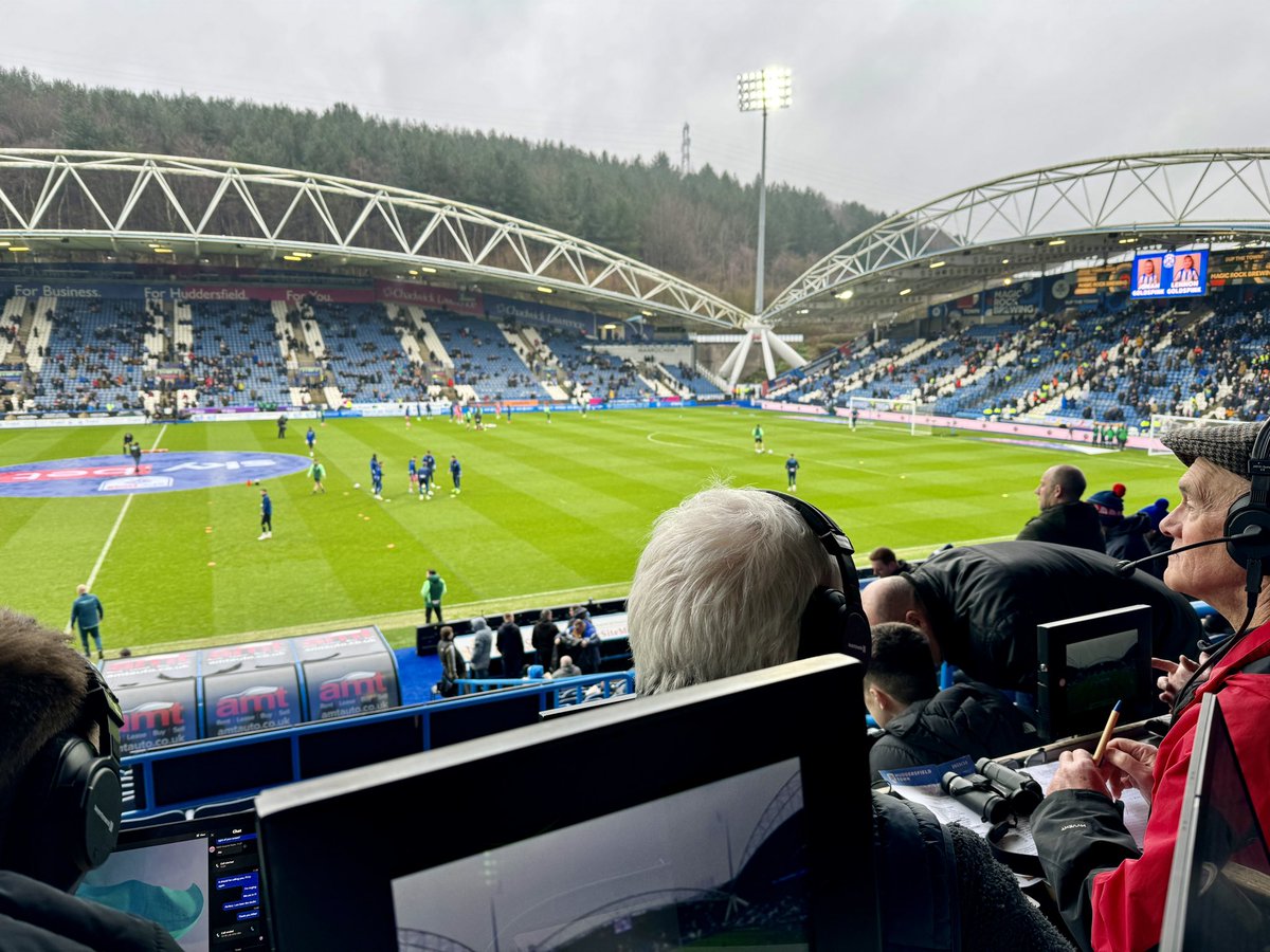 Here we are at The John Smith Stadium for the early kick-off #huddersfieldtown v #leedsunited - another hugely important 3 points in our quest for #EPL football in 24/25. Good luck to Daniel and the boys, go and get the job done 👊🏻 #MOT Nice photobomb @dylanscarbs 😆