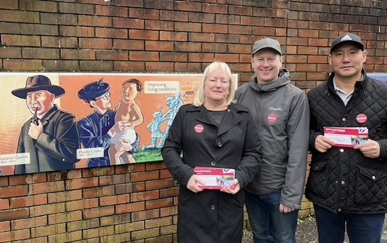 Coley Labour Party (@coleylabour) on Twitter photo Another morning out meeting Coley residents - <a href="/CllrLizTerry/">Liz Terry</a> with thanks to Paul & Ram - and a nod to Phoebe & Lorenzo! <a href="/reading_labour/">Reading Labour</a> <a href="/RDGLabourCllrs/">Reading Labour Councillors</a> working all the year round Another morning out meeting Coley residents - <a href="/CllrLizTerry/">Liz Terry</a> with thanks to Paul & Ram - and a nod to Phoebe & Lorenzo! <a href="/reading_labour/">Reading Labour</a> <a href="/RDGLabourCllrs/">Reading Labour Councillors</a> working all the year round