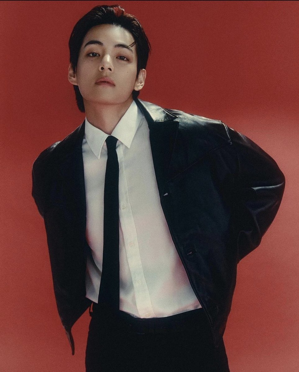KIM TAEHYUNG HELLO?!