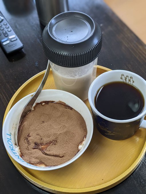 3月2日(土)
食事
朝 ココアヨーグルト プロテイン20g
昼 鴨ハムホットサンド シチュー
おやつ コーヒーロールケーキ
夜 鳥半身揚げ キャベツ サーモンにぎり シチュー
残り物と差し入れ鳥半身揚げでなんだかんだ食いすぎてしまったなあ

昨日金曜配信の体重は81.9kgでした!

#顔射ダイエット 