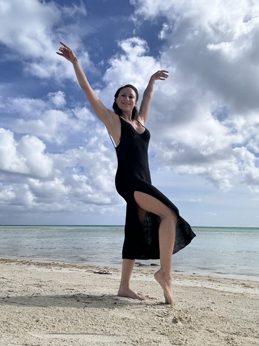 Happy girl 🥰 https://t.co/RXQYhu5LJ2