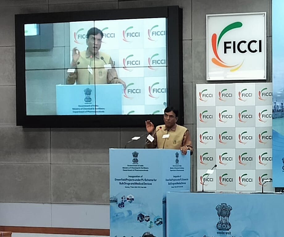 Hon’ble Minister of @MoHFW, @mansukhmandviya, inaugurated Greenfield Projects under the PLI Scheme for Bulk Drug & Medical Devices. The scheme is creating self-reliance in those sectors. This is crucial for healthcare security and building a resilient & sustainable supply chain.