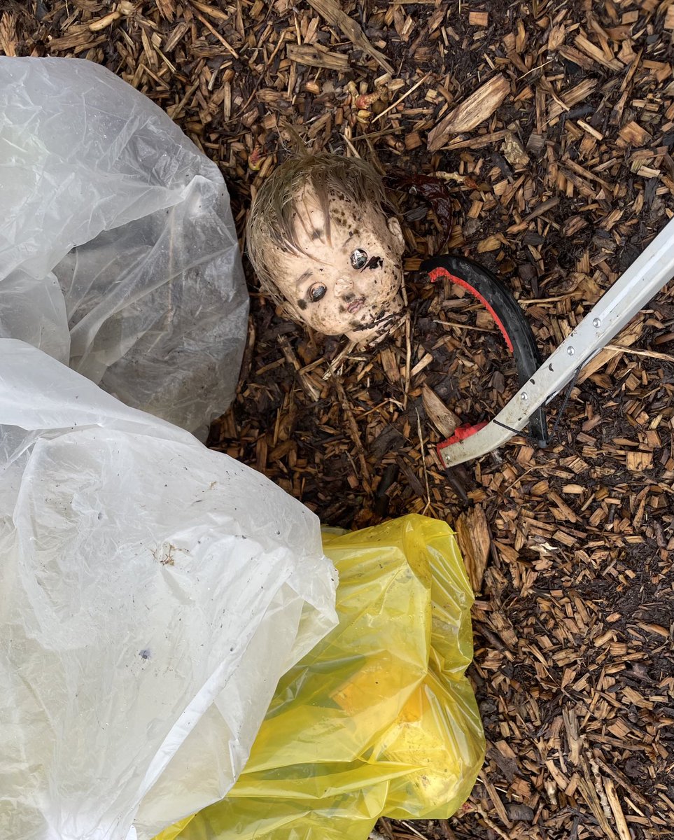 clvinnicombe's tweet photo. Today’s creepy litter picking find @oldmarstonpc #oxclean https://t.co/kghDiBghoM