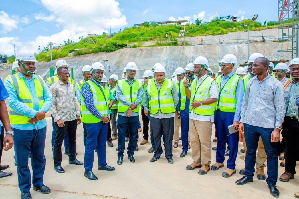 Tanzania's 🇹🇿new Julius Nyerere Power Project (JNHPP) hydroelectric dam, costing US $2.9 billion and boasting a capacity of 2,115 megawatts, is now operational.