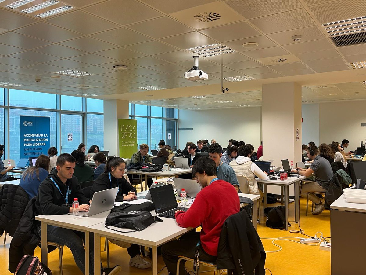 CICactualidad's tweet photo. El ambiente está cargado de creatividad, energía y de humor en nuestro #hack2progress!
22 equipos desarrollando ideas innovadoras.
En pocas horas se presentarán proyectos de lo más interesantes! 💻💡 #Hackathon #Innovación #Desarrollo" https://t.co/gQ2wbVtOpp