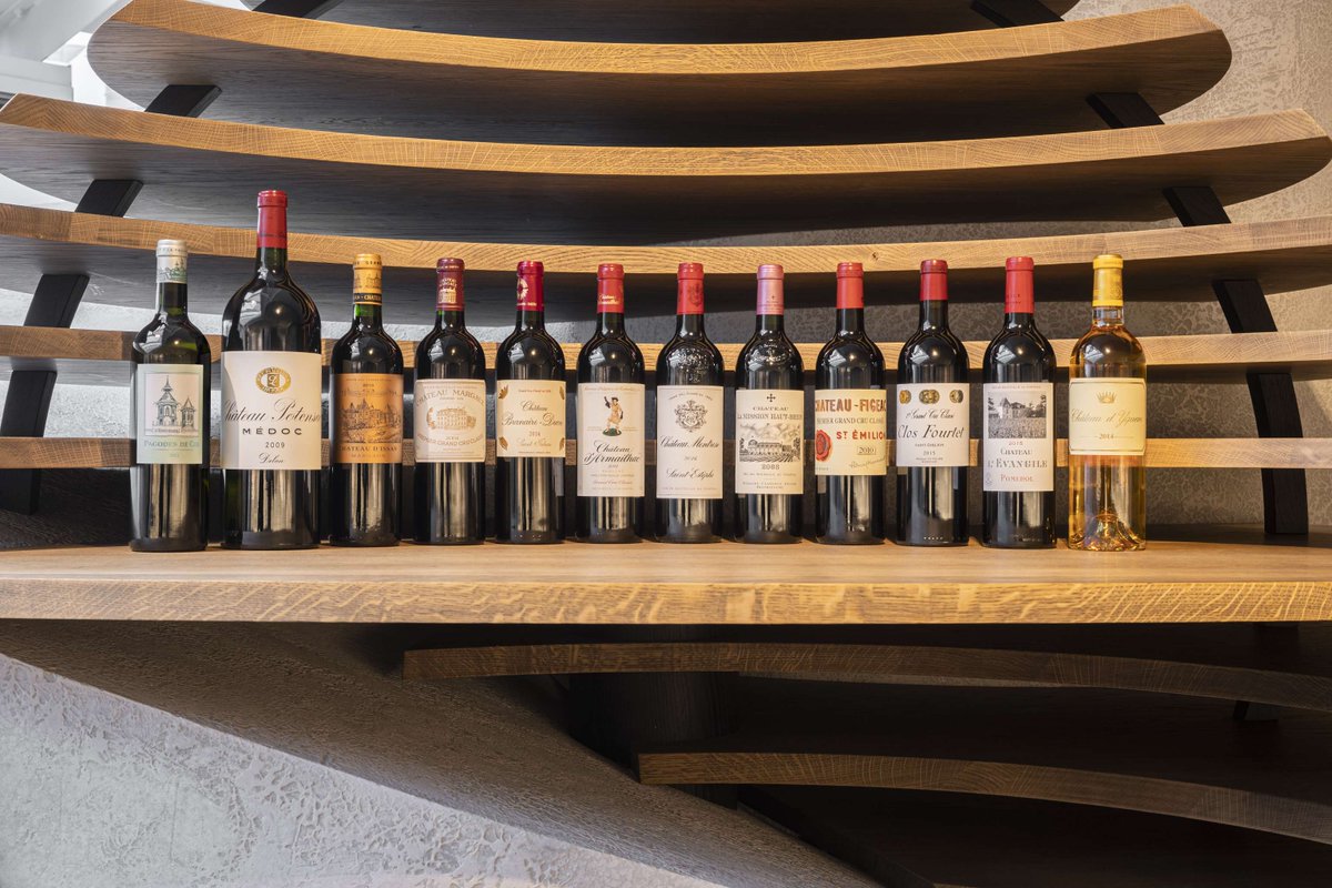 TerredeVins's tweet photo. Trop chers sur les bonnes tables, les grands Bordeaux ? Pas pendant un mois grâce à l’opération #CarteSurTable organisée par @Duclot qui, multiplie le nombre de restaurants partenaires. Les amateurs pourront accéder à des pépites 🍇 

https://t.co/g6cUfodXCT https://t.co/XeycJUH8Hs