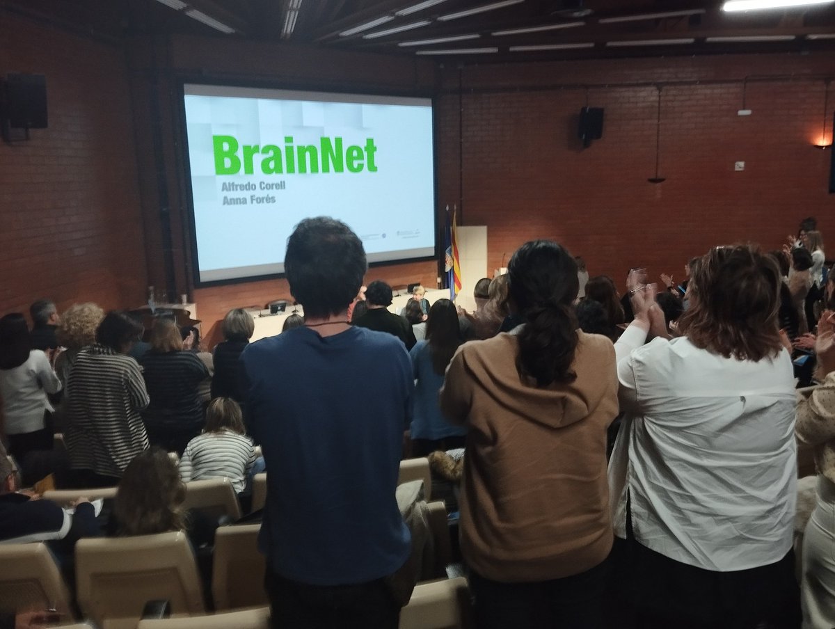 CreatiBrain (@creatibrain) on Twitter photo "Estar tan expuesto no es nada fácil" Gracias <a href="/alfredocorell/">Alfredo Corell</a> por persistir y convencer con tu trabajo y testimonios de tu alumnado.Espero que estos aplausos te sigan recargando de la energía necesaria para afrontar la transformación de la enseñanza. Enhorabuena
#5CongresoNEURIEDU "Estar tan expuesto no es nada fácil" Gracias <a href="/alfredocorell/">Alfredo Corell</a> por persistir y convencer con tu trabajo y testimonios de tu alumnado.Espero que estos aplausos te sigan recargando de la energía necesaria para afrontar la transformación de la enseñanza. Enhorabuena
#5CongresoNEURIEDU
