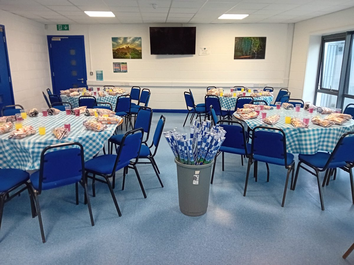 1)All set for tonight’s big game in Laois Hire O’Moore Park which also doubles up as the great Cahir Healys return with his Official London Gaa teammates to the Páirc he has graced with such distinction in his beloved blue &amp; white.