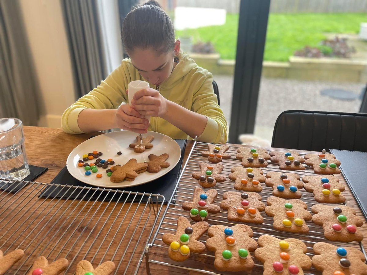 Emmabyn's tweet photo. So proud of my 14 year old niece for raising awareness of TOF this week. She made over 200 gingerbread men and has raised over £1000 so far! Such a worthy cause - please share and donate if you can https://t.co/2NxoIeu37n  #TOFawarenessweek https://t.co/pMOZA3CrYP