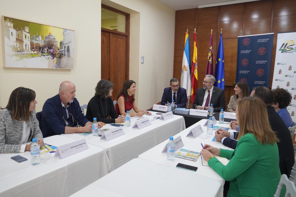 JoseLujanAlcarz's tweet photo. Presentación de las actividades de la sede permanente de la @UMU en @AytoSantomera_ y del nuevo consejo coordinador @sedesumu. Acercando conocimiento e investigación a toda la Región de Murcia. https://t.co/HePFiisQ0I