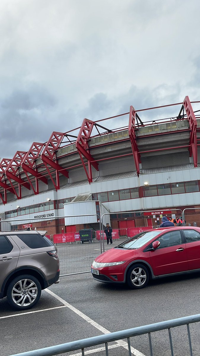 Ifcishaan's tweet image. Outside the ground without two, any spares ?? #LFC #spares