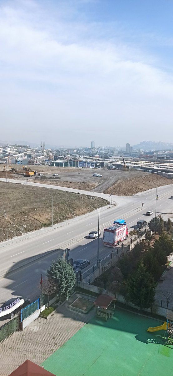 Koskoca Ankara'da Kuş evi yapacak bir yer bulamadinizdami batiketle ostimin göbeğine yapıyorsunuz <a href="/mansuryavas06/">Mansur Yavaş</a> <a href="/abbbasin/">Ankara Büyükşehir Basın</a> <a href="/mavimasa/">Başkent153</a>