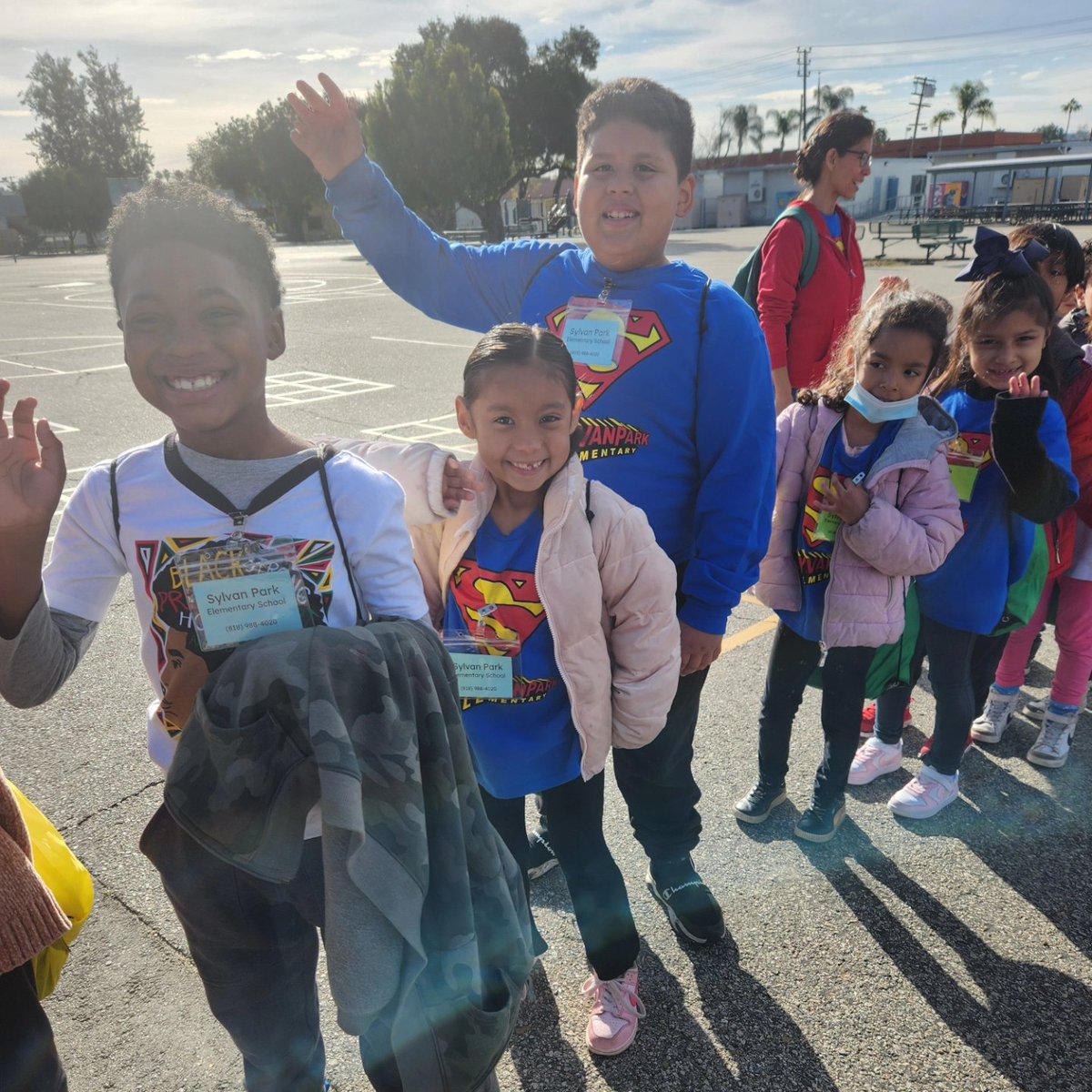 This week, our first graders visited the Science Center to learn about ecosystems. We are all connected in the world! 🌍 #learningisfun 🌲🌳🐛🦋🐦🐁🦉🦅 @LASchools @LASchoolsNorth @ScottAtLAUSD @MsDamonte @LAUSD_Achieve