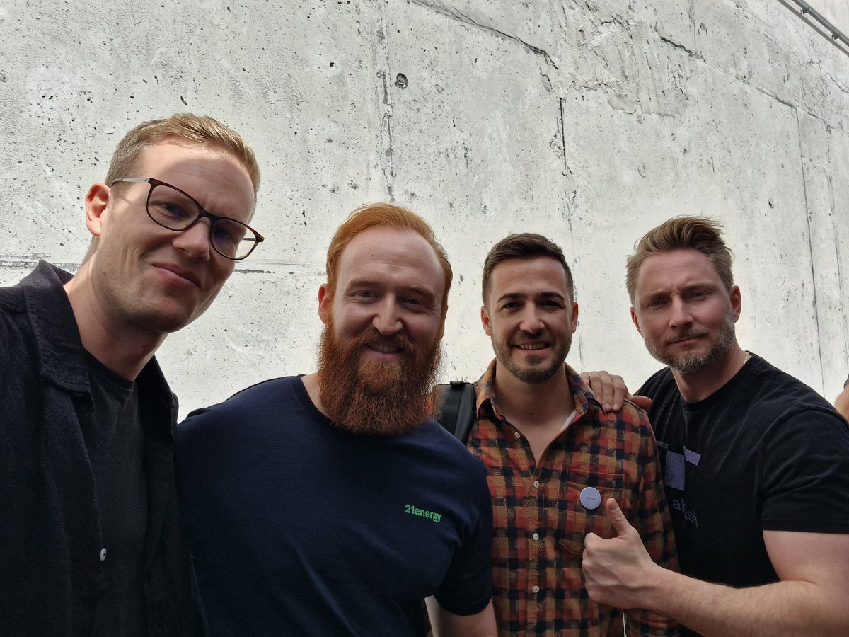 I'm feeling Heat reuse

#Bitcoin 
<a href="/BitcoinAtlantis/">Bitcoin Atlantis</a> 

Panel now! Open source stage