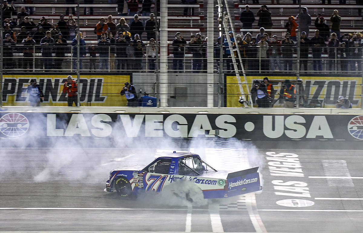 🏆 @FitStopPerform would like to congratulate @rajahcaruth_, @HendrickCars, and @SpireMotorsport on winning the #VictoriasVoice200 at @LVMotorSpeedway! 🏆

#NASCAR | @NASCAR_Trucks