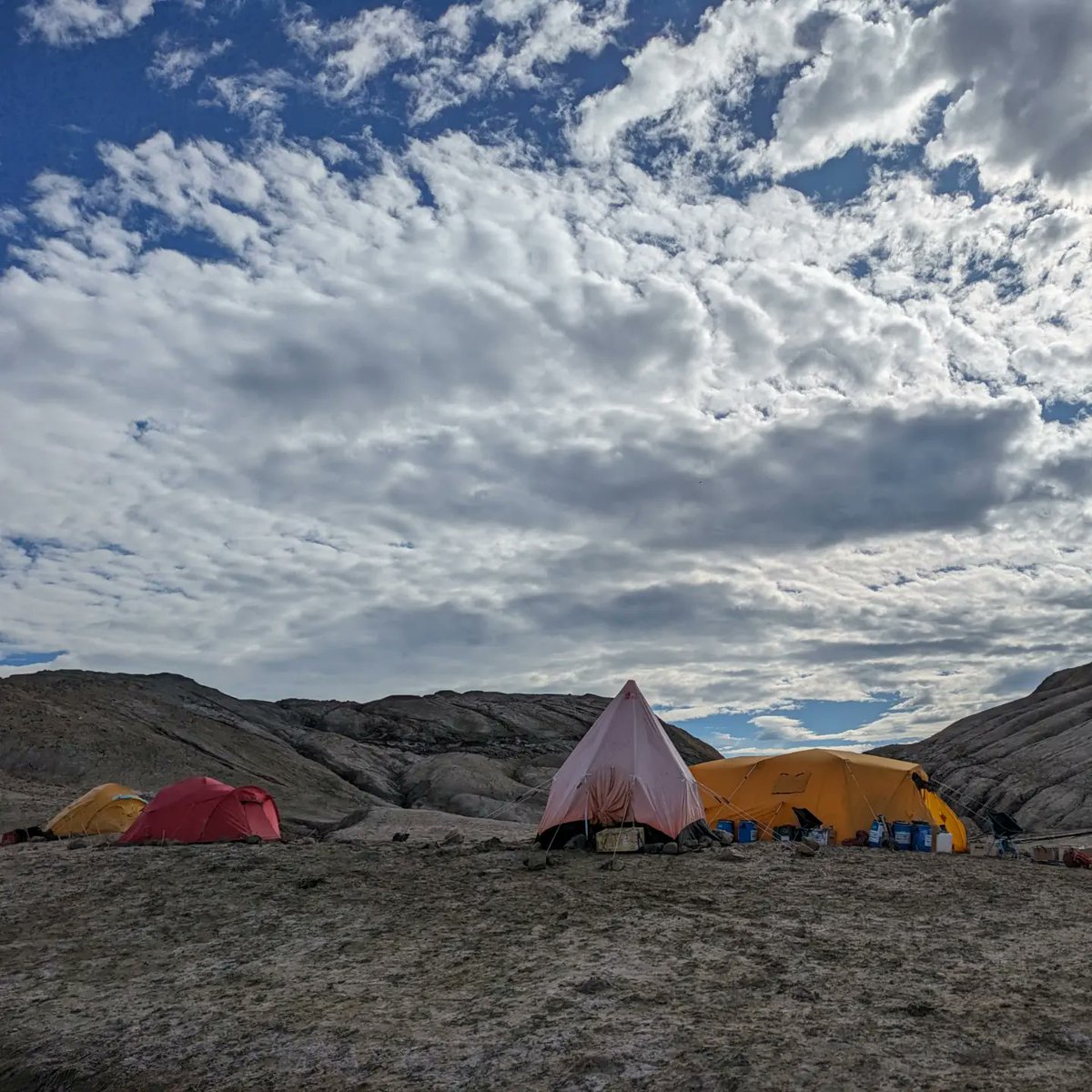 The Seymour Island field team are back onboard the Sir David Attenborough after a successful fossil hunting season. <a href="/BAS_News/">British Antarctic Survey 🐧</a> <a href="/jdwitts/">James W</a>