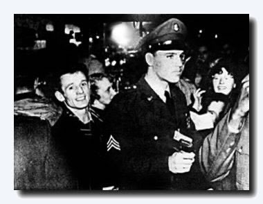 MartyJay2's tweet image. Very important #ElvisHistory for UK @ElvisPresley fans #PrestwickAirport 3rd March #Elvis1960 - his first and only visit  - was you there?