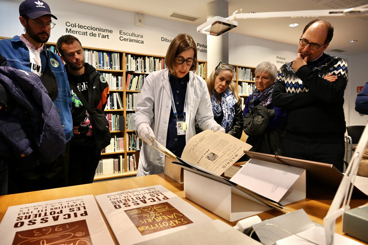 bcncultura's tweet photo. Quins tresors amaga el Centre de Coneixement i Recerca del @museupicasso?

En aquest espai trobem col·leccions documentals sobre #Picasso i el seu context artístic, que abasta pràcticament tot el segle XX.

I amb aquestes imatges tanquem l'#InMuseu! 

ℹ️ https://t.co/P5lX2wm6SU https://t.co/jSW9KVMcZ1