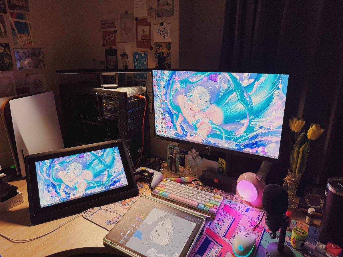purinrin001's tweet image. Dear designers/illustrators, show me your offices/workspaces.🌈🌈

เป็นอาร์ตติส + เกมเม่ออออ🎮🎮👾