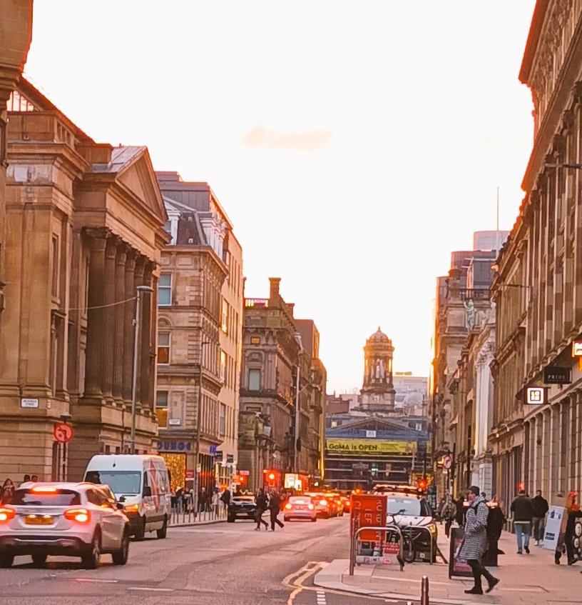 Skme natural mood lighting on Ingram Street, Glasgow tonight.