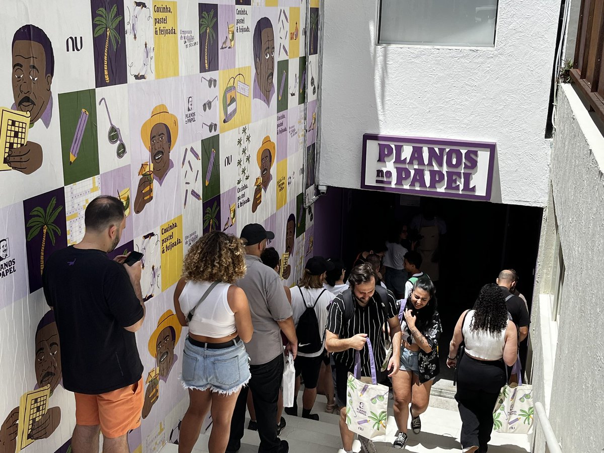 isabelledv's tweet photo. Hoje e amanhã (2 e 3 de março ‘24), Rua Aspicuelta 145. 
@nubank viabiliza a papelaria do Leslie David Baker. Mais um PJ feliz :) https://t.co/1eGppiQKzi