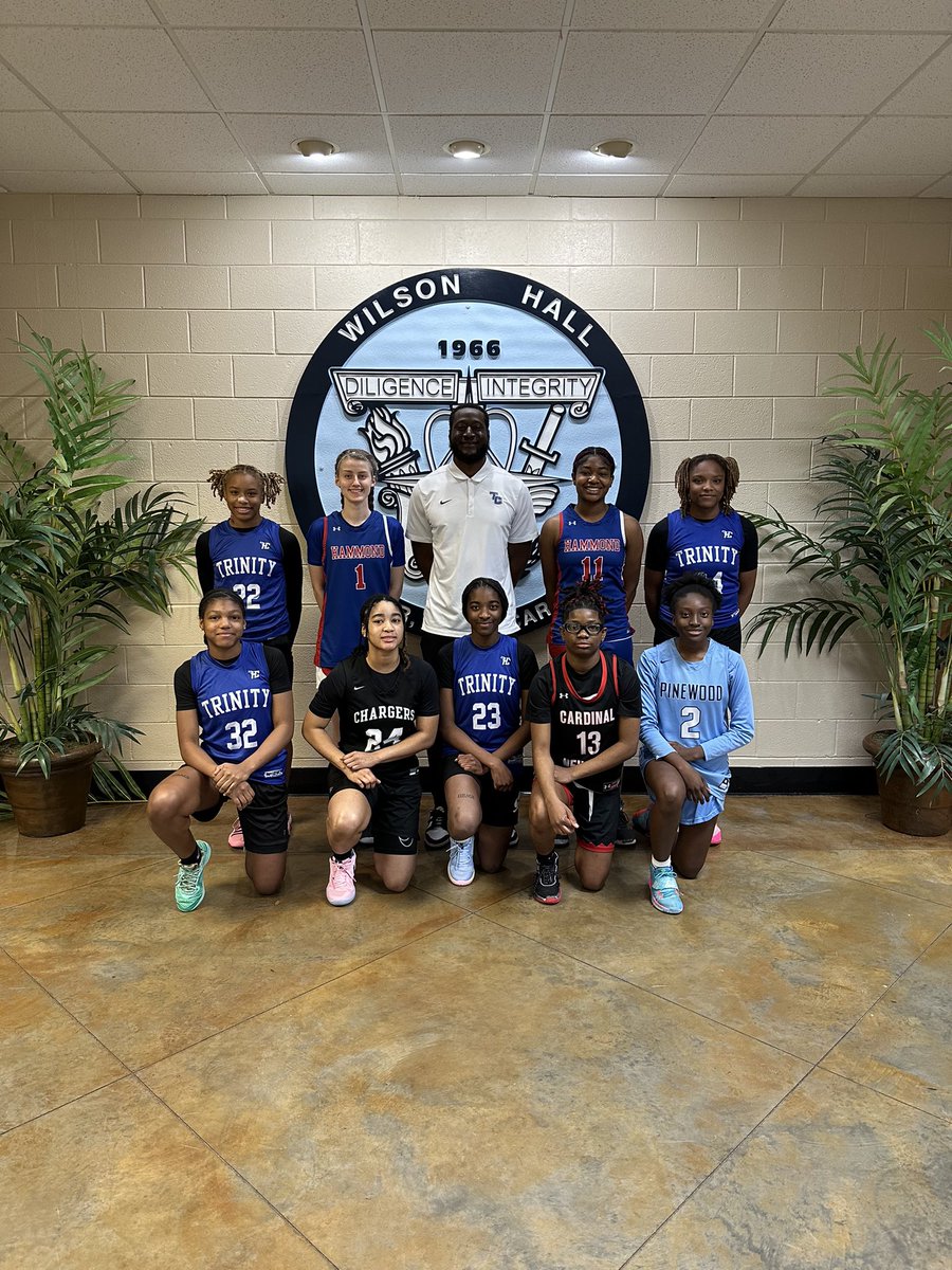 Congratulations to our North/South 🏀 SCISA All-Stars! 

Teonna Draughn
Evan Carter 
Josiah Peeples
Amarii King
Elton Smith Jr. 
Coach Deter 

#BackTheBird