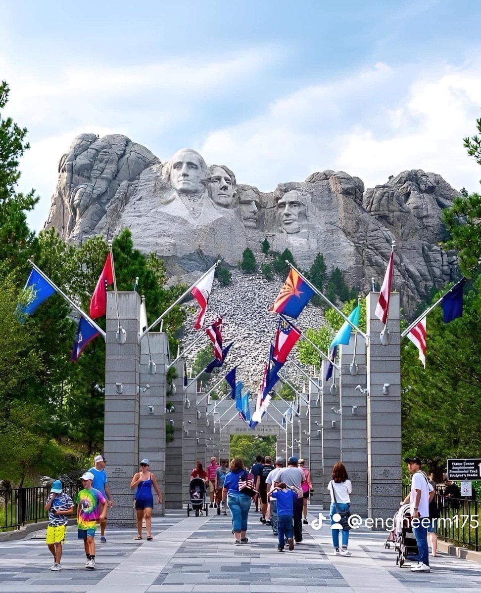 Mount Rushmore National Memorial South Dakota USA🇺🇸🇺🇸✅✅